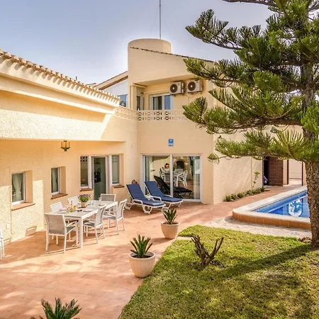 Nice In With Wifi, Private Swimming Pool And Outdoor Swimming Pool Holiday home *